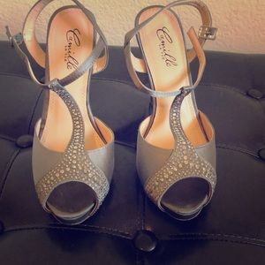 Camille La Vie Pewter color heels